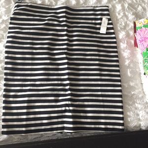 NWT Old Navy black and white striped stretch skirt